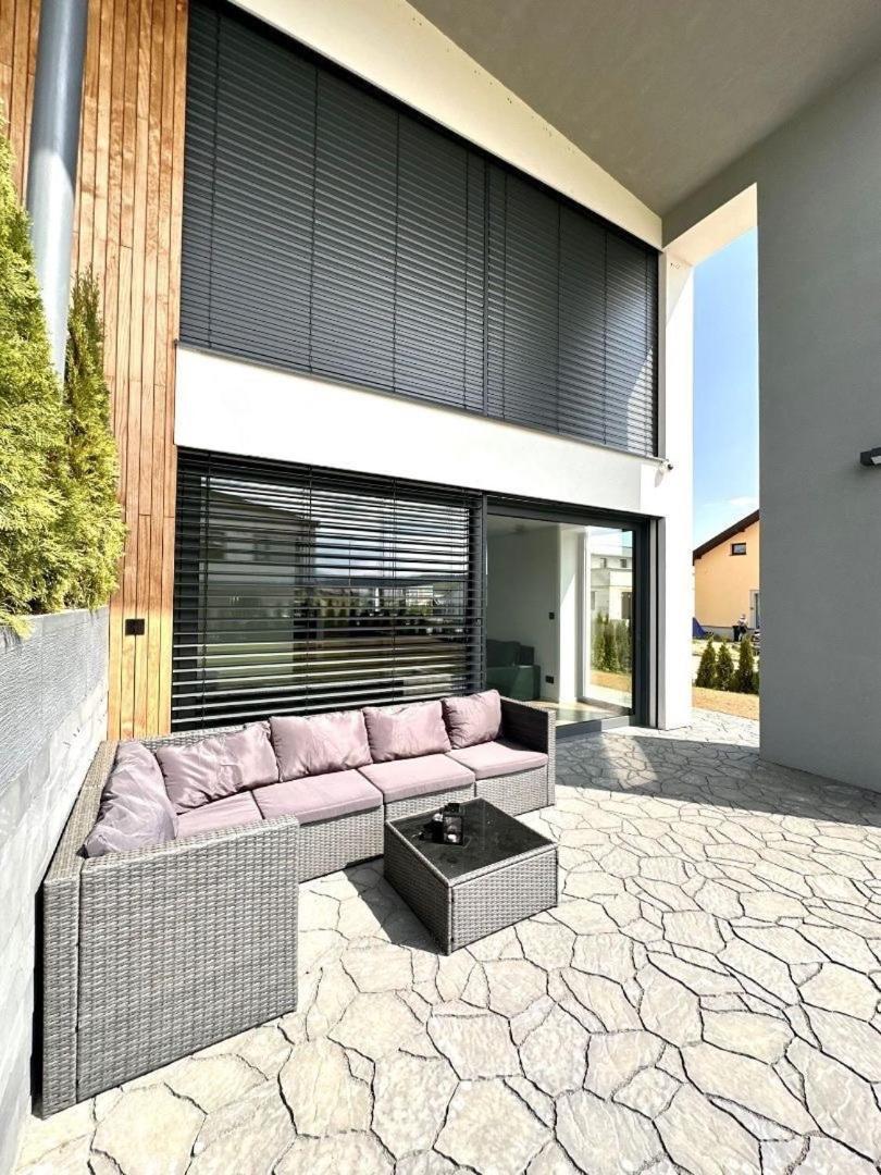 Luxury Apartments Maly Slavkov Exterior foto